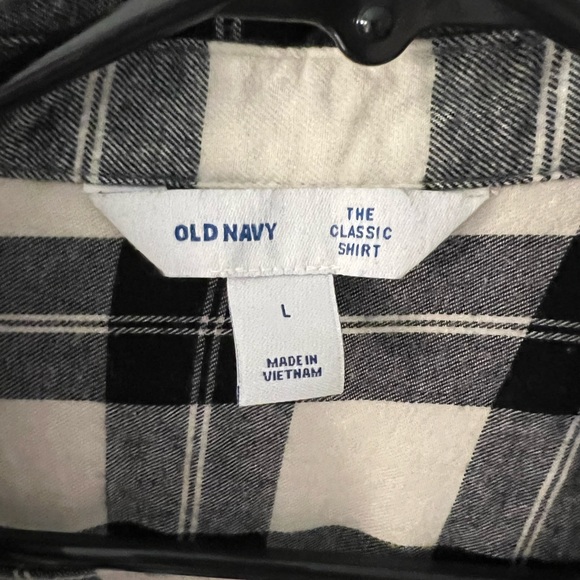 Old Navy Women’s Black & White Plaid Flannel - Picture 3 of 3